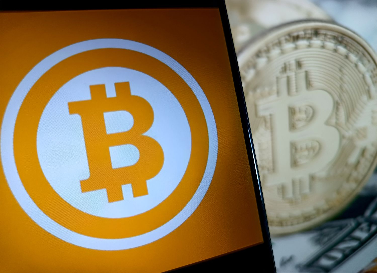 Bitcoin Stabilizes, JPMorgan Expects Rebound in August