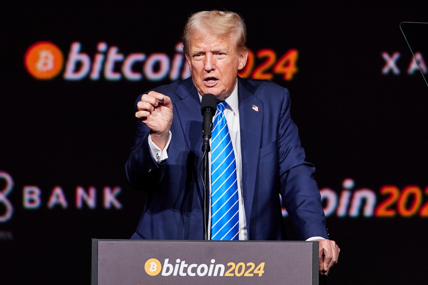 Trump seeks cryptocurrency industry support at bitcoin conference